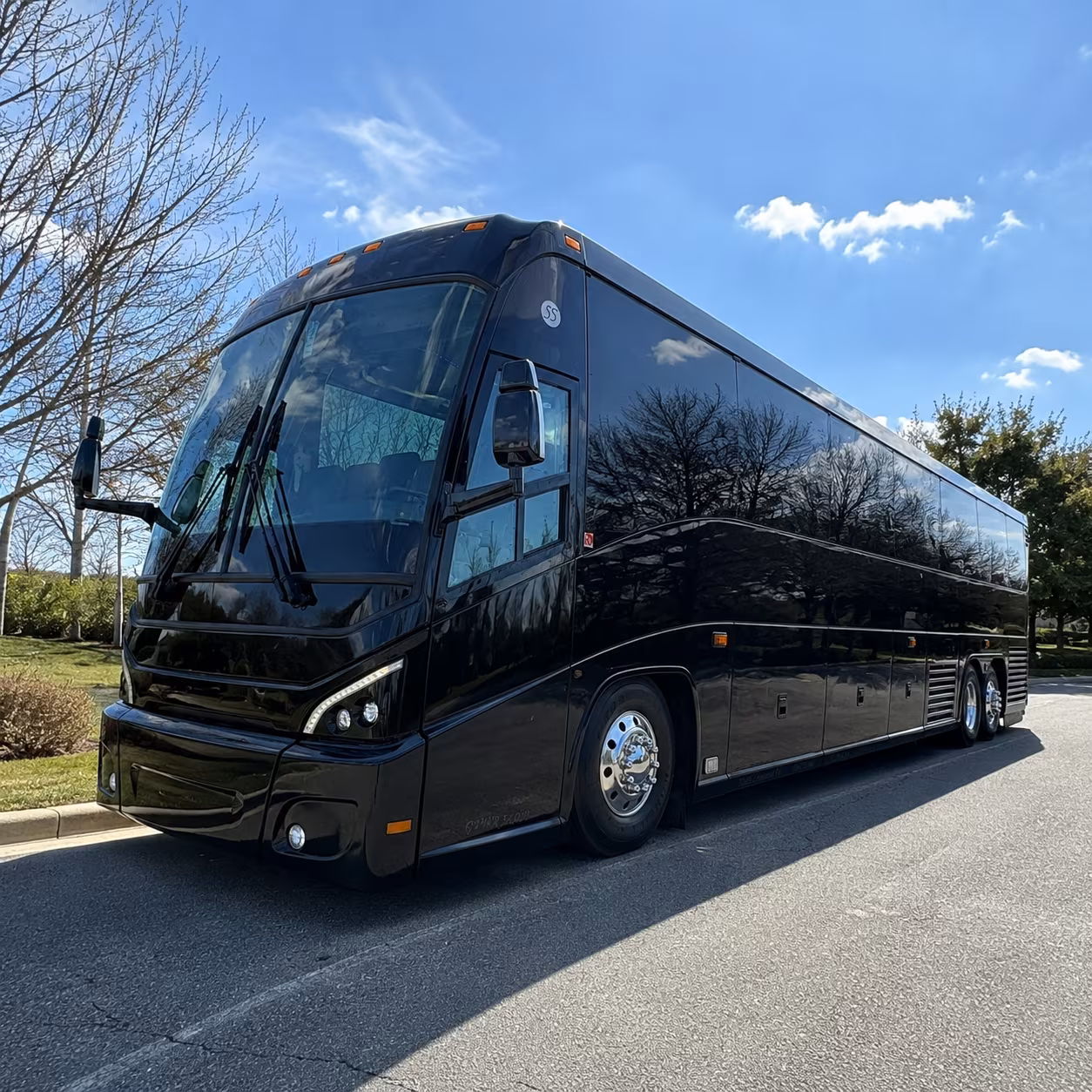 shuttle personnel between naval station norfolk and off base facilities